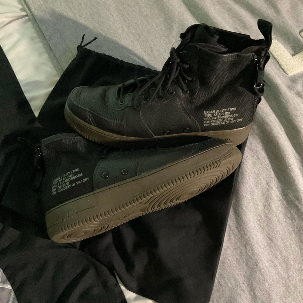 Nike SF Air Force 1 Mid